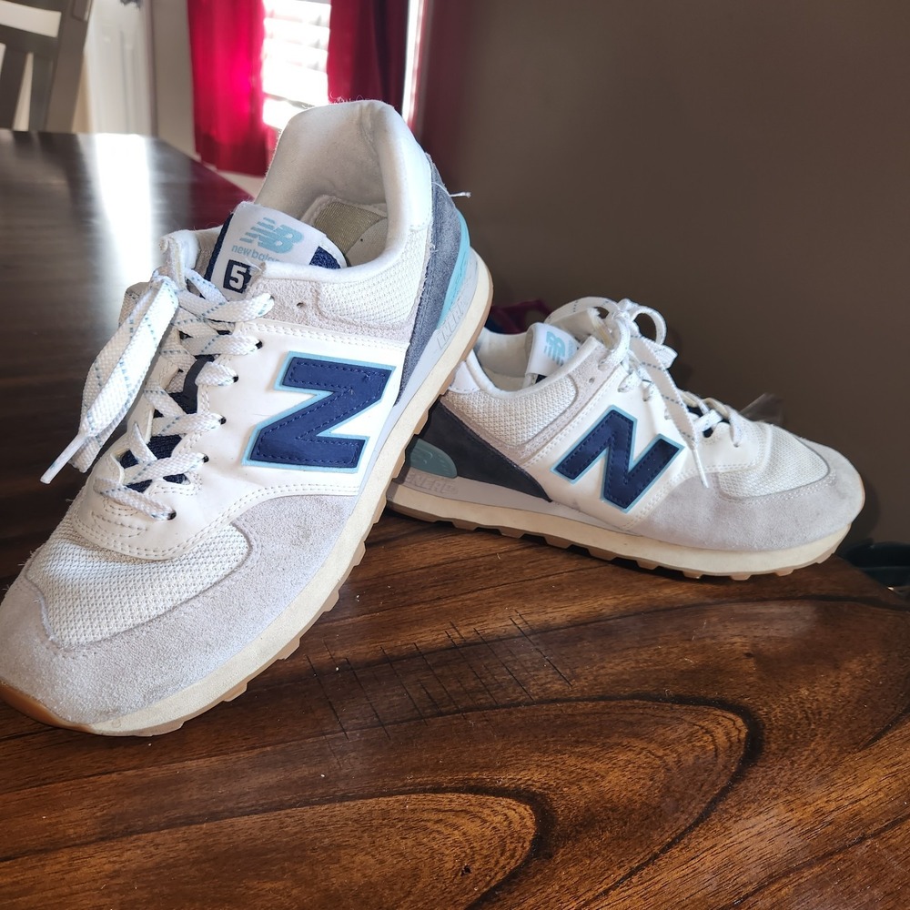 New Balance 574 Core Plus Rain Cloud Blue colorway shoes Womens 8.5 ML574SOU